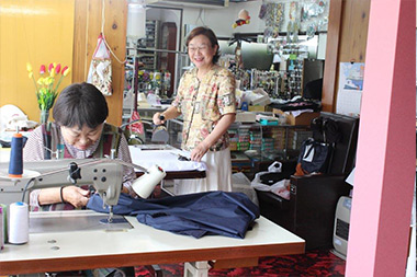 児島ボタン 店主